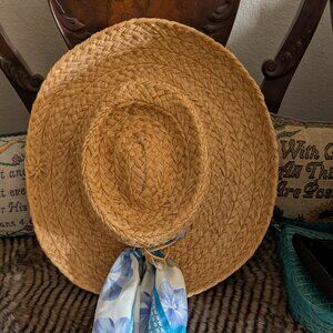 Helen Kaminski Straw Sun Hat Size Small 21 inches with Oscar De La Renta Scarf